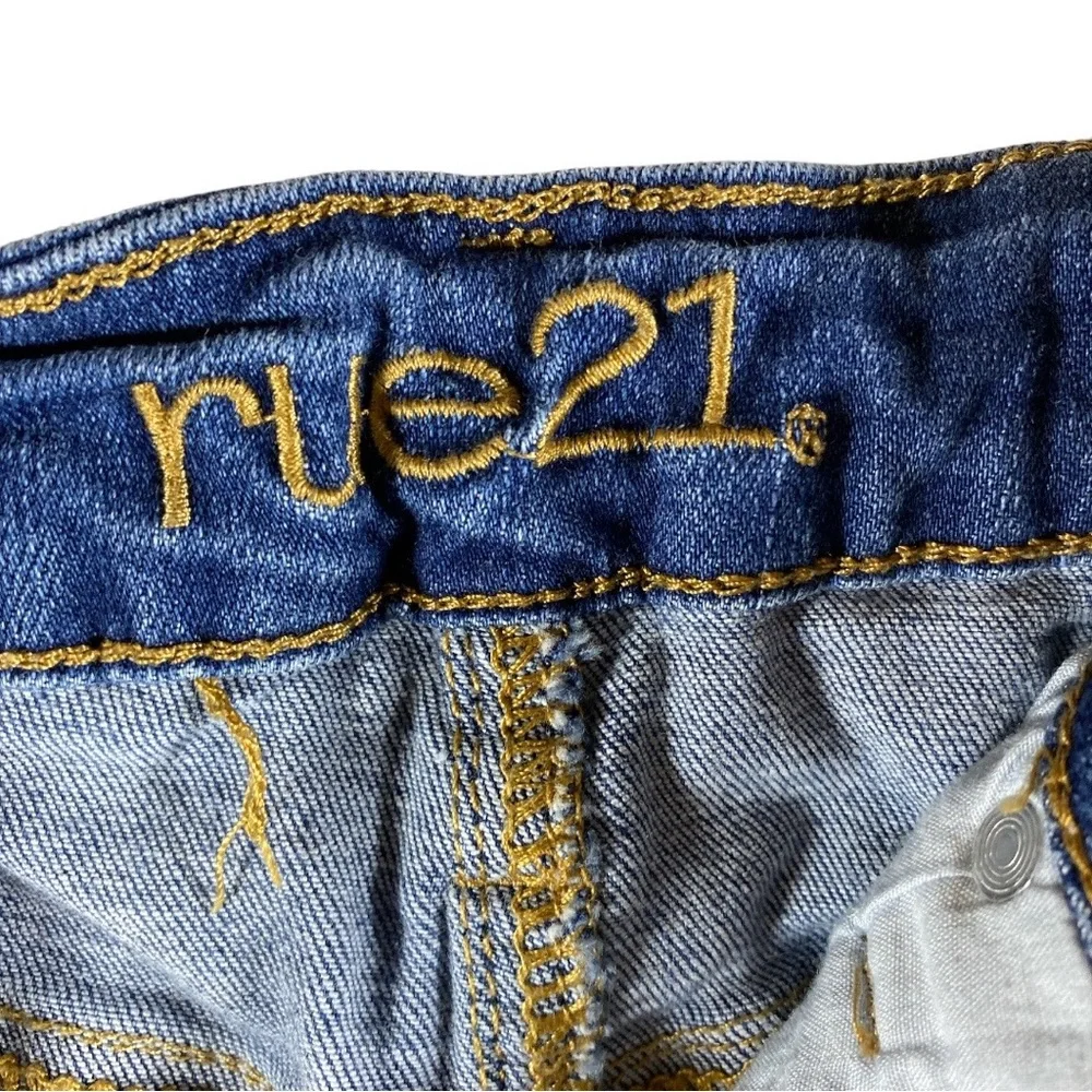 Ladies' Rue21 High Rise Medium Wash Rolled Cuff Shortie
